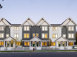 3450 Whittier Ave #TOWNHOUSE 22, Saanich, BC V8Z3R2