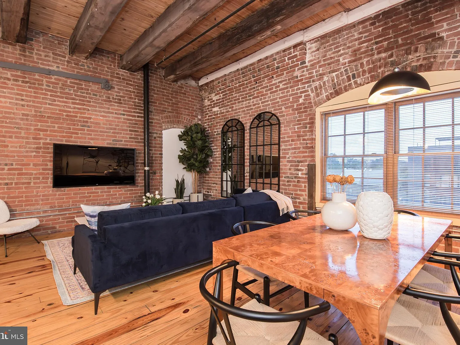 1 bed, 824 sqft, $2,845 — Photo 3