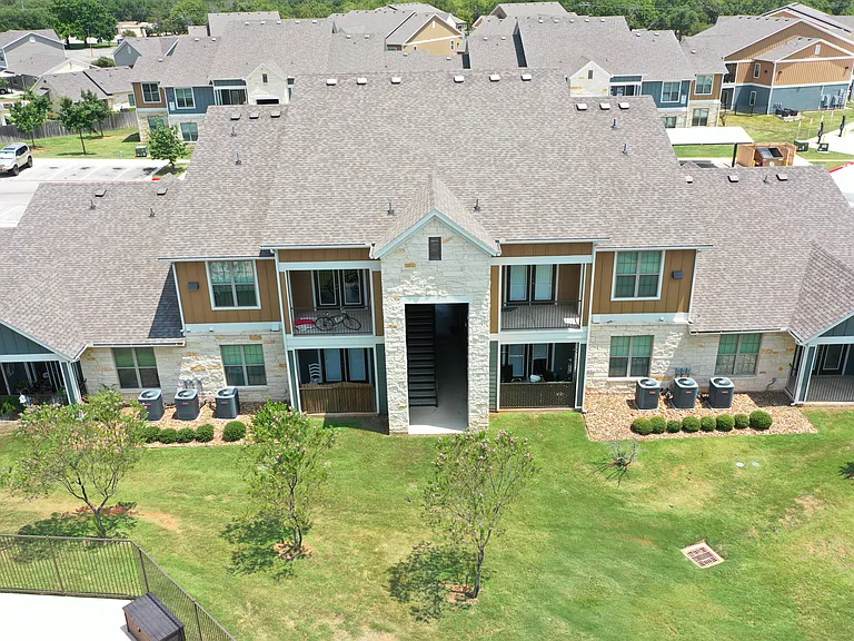 Orchard Grove Apartments — Photo 38