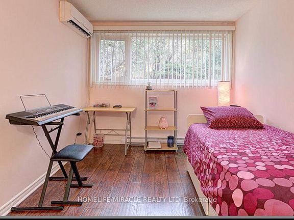 2nd image of 530 Falgarwood Dr #5