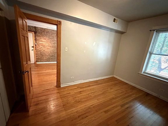 3rd image of 1247 W Leland Ave #2