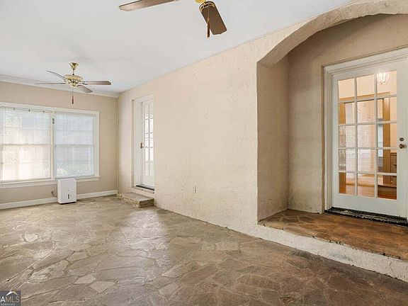 3rd image of 444 Glendale Ave