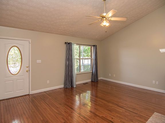 3rd image of 1412 Lizvista Ct