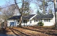 1st image of 31 Mayflower Dr