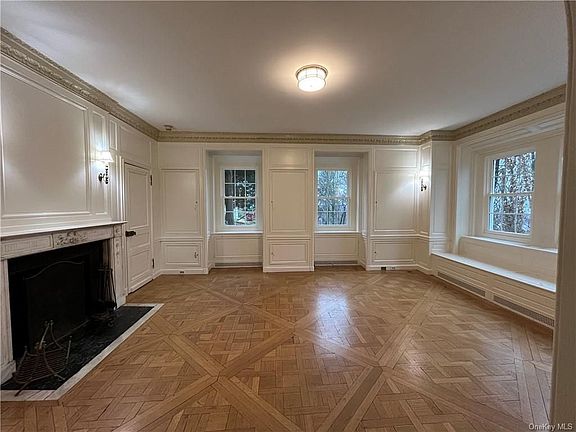 3rd image of 135 Webber Ave APT 1