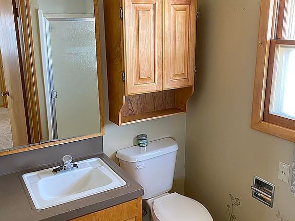 4th image of 811 S 1st St