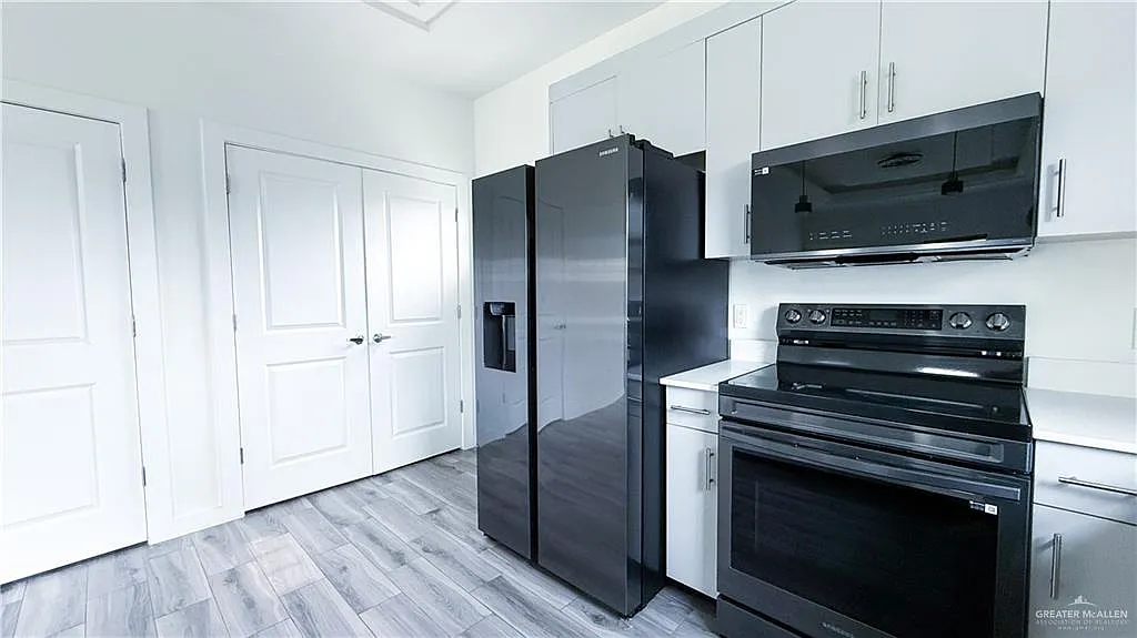 2 bed, 2.0 bath, 1050 sqft, $1,350 — Photo 1