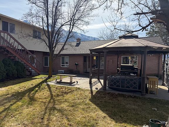 4th image of 415 E Maple St