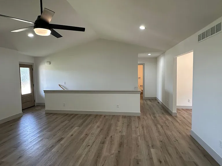 165 Mesa Dr — Photo 43