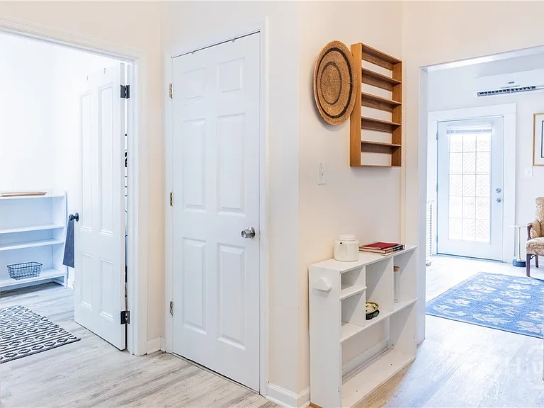 524 E Charlton St — Photo 7