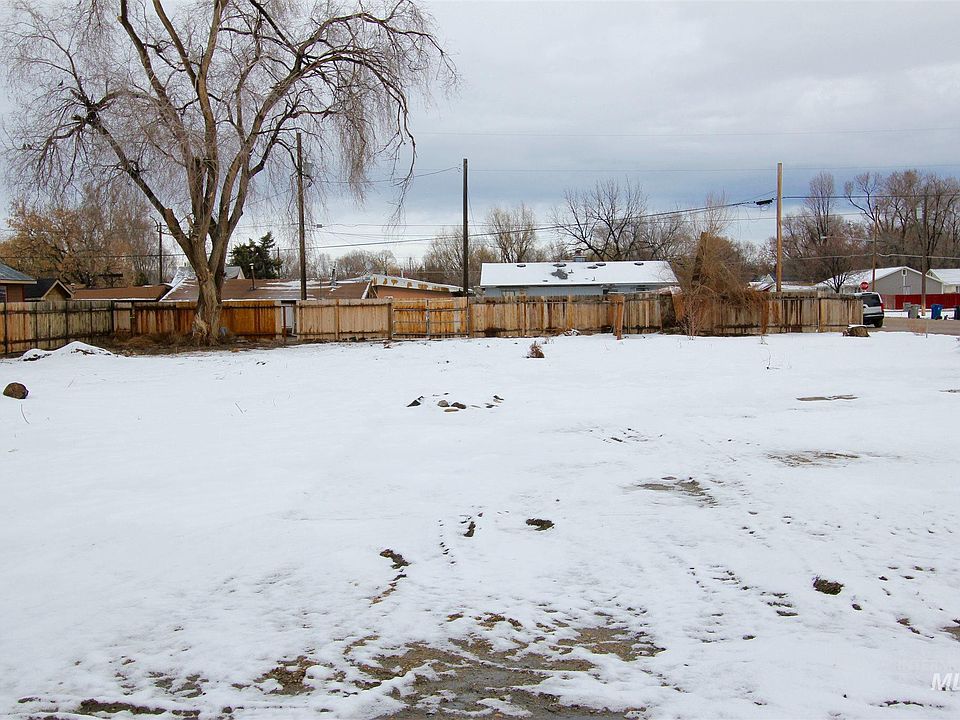 2nd image of 11 18th Ave N