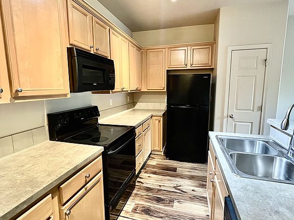 4th image of 38549 Cascadia Village Dr