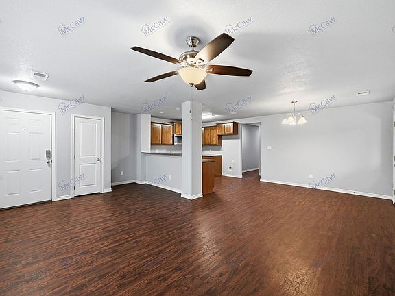 4th image of 709 W Madison St #B