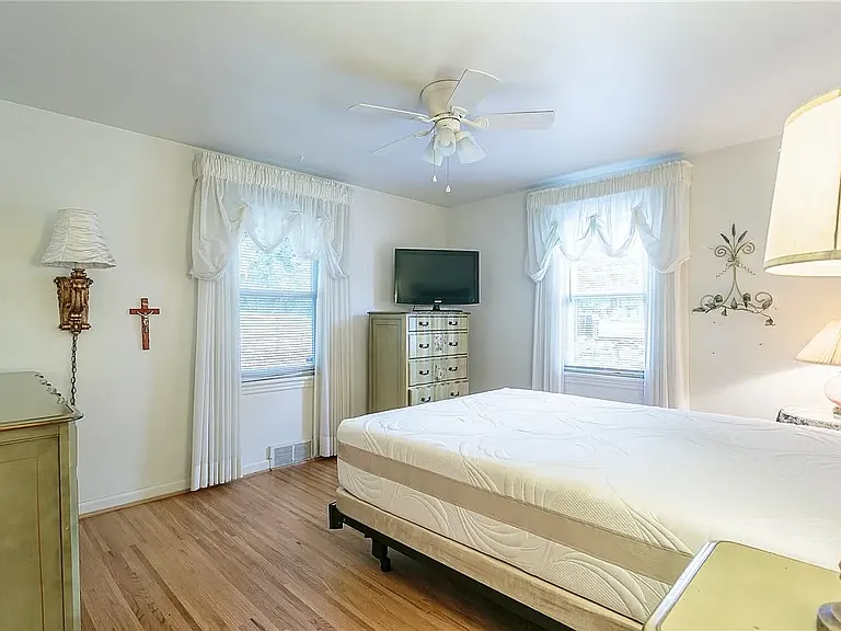 26 Garden Dr — Photo 10