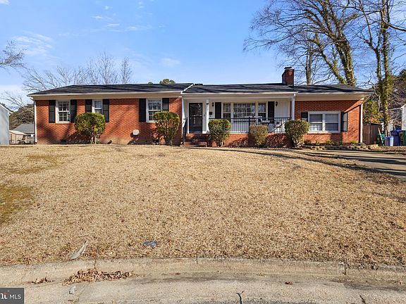 3rd image of 13 Luanita Ln