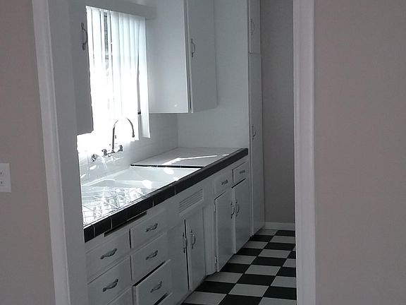 5th image of 1091 N Los Robles Ave #1103-1/2