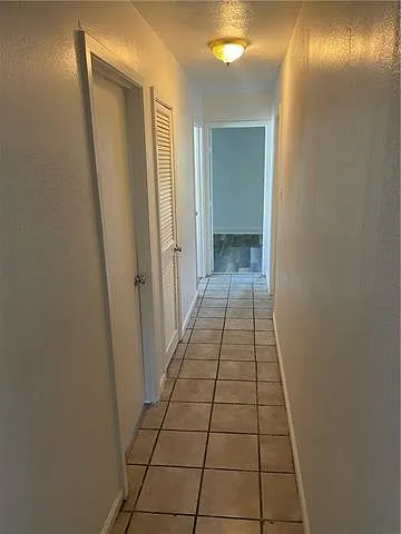 1728 Farragut St — Photo 8
