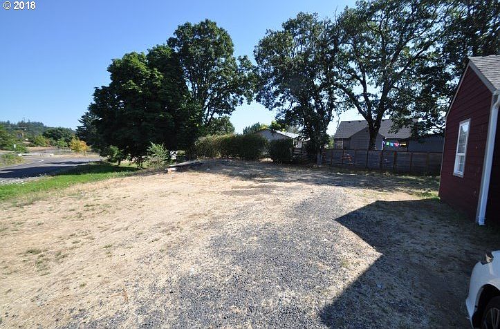 2nd image of 364 N 18th St