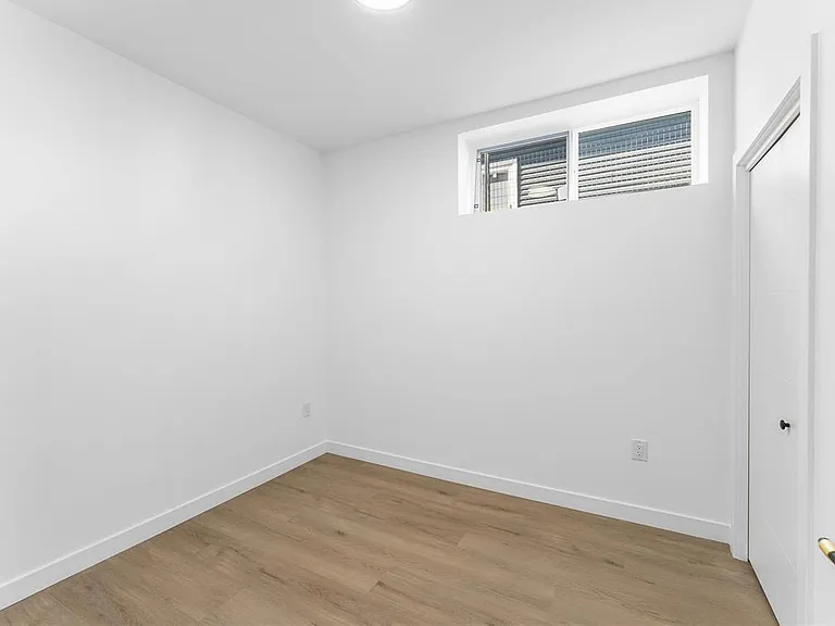 115 Blenheim Ave — Photo 20