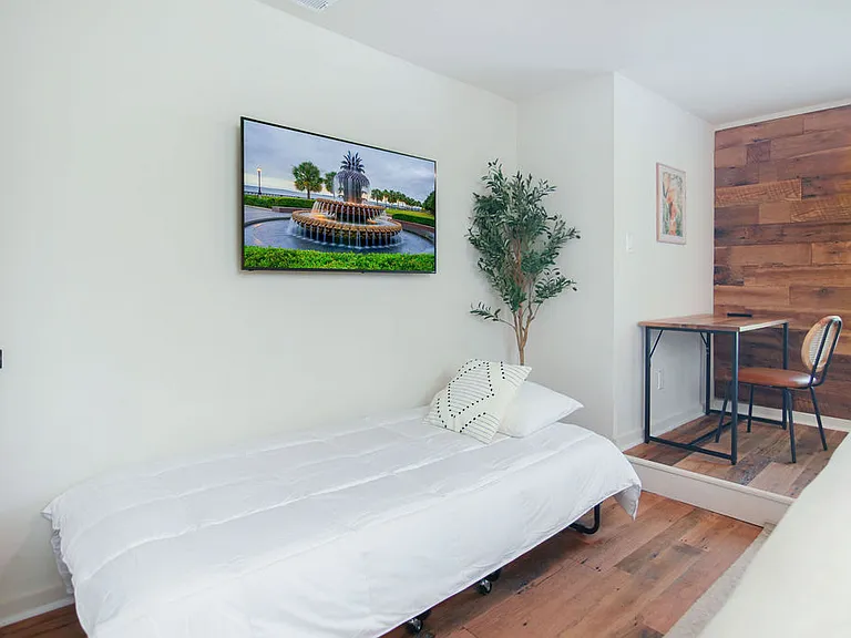 4208 S Rhett Ave #E — Photo 15