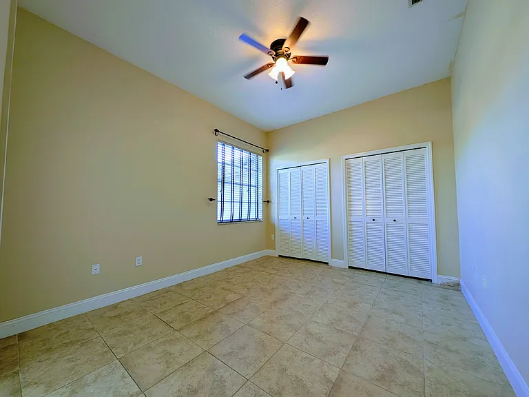 5667 Wellington Ct — Photo 25
