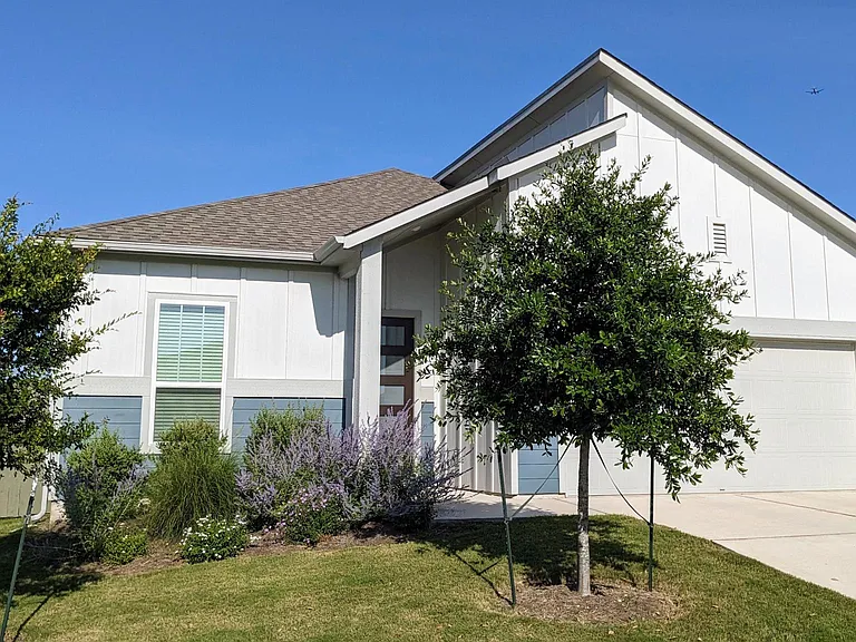 16529 Glimmering Rd — Photo 2