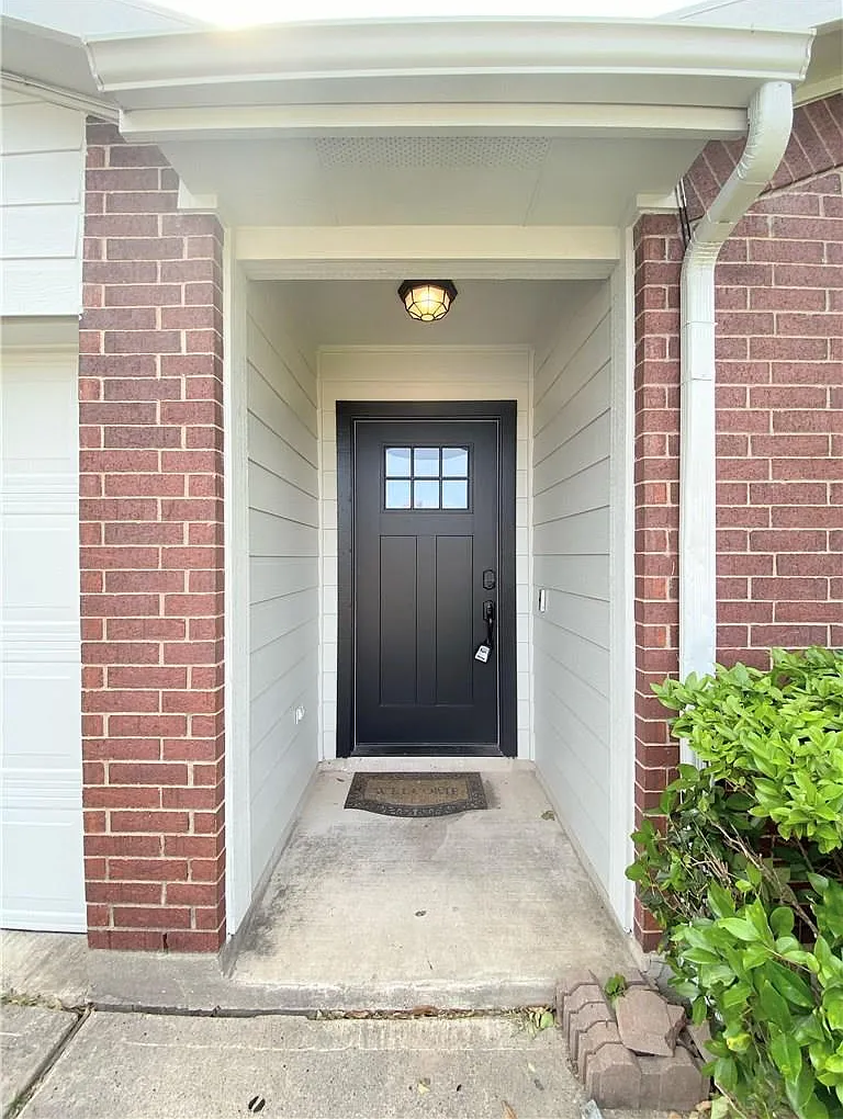 3 bed, 2.0 bath, 1398 sqft, $1,850 — Photo 2