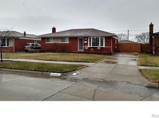 28263 Sutherland Dr, Warren, MI 48088