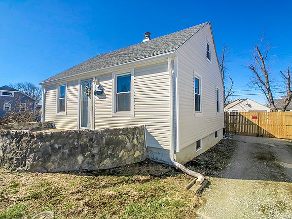 3rd image of 2439 Oneida Dr