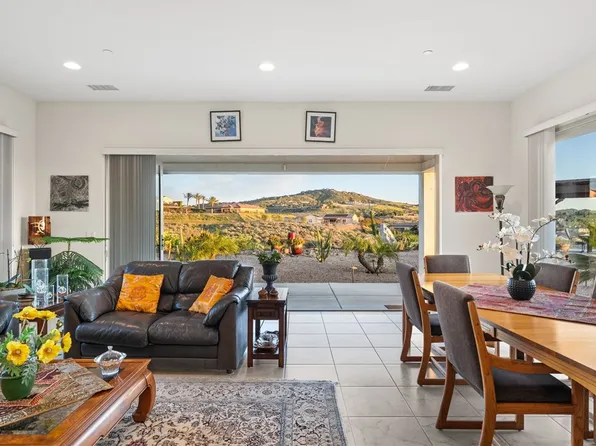 7774 Kingdom Dr, Riverside, CA 92506