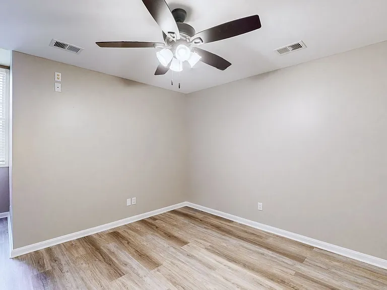 101 Manor Ave — Photo 13