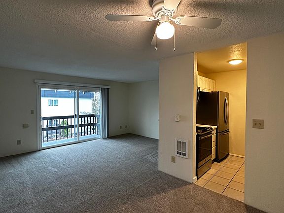 3rd image of 447 SW 155th St APT S9