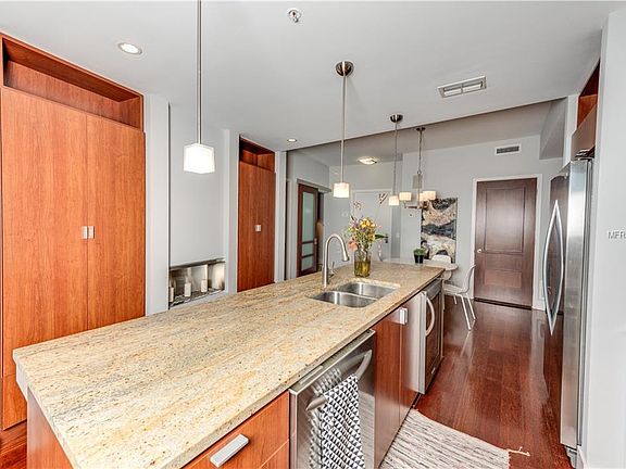 4th image of 912 Channelside Dr Unit 2810