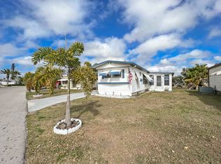 9 Delft Ave, North Fort Myers, FL 33903