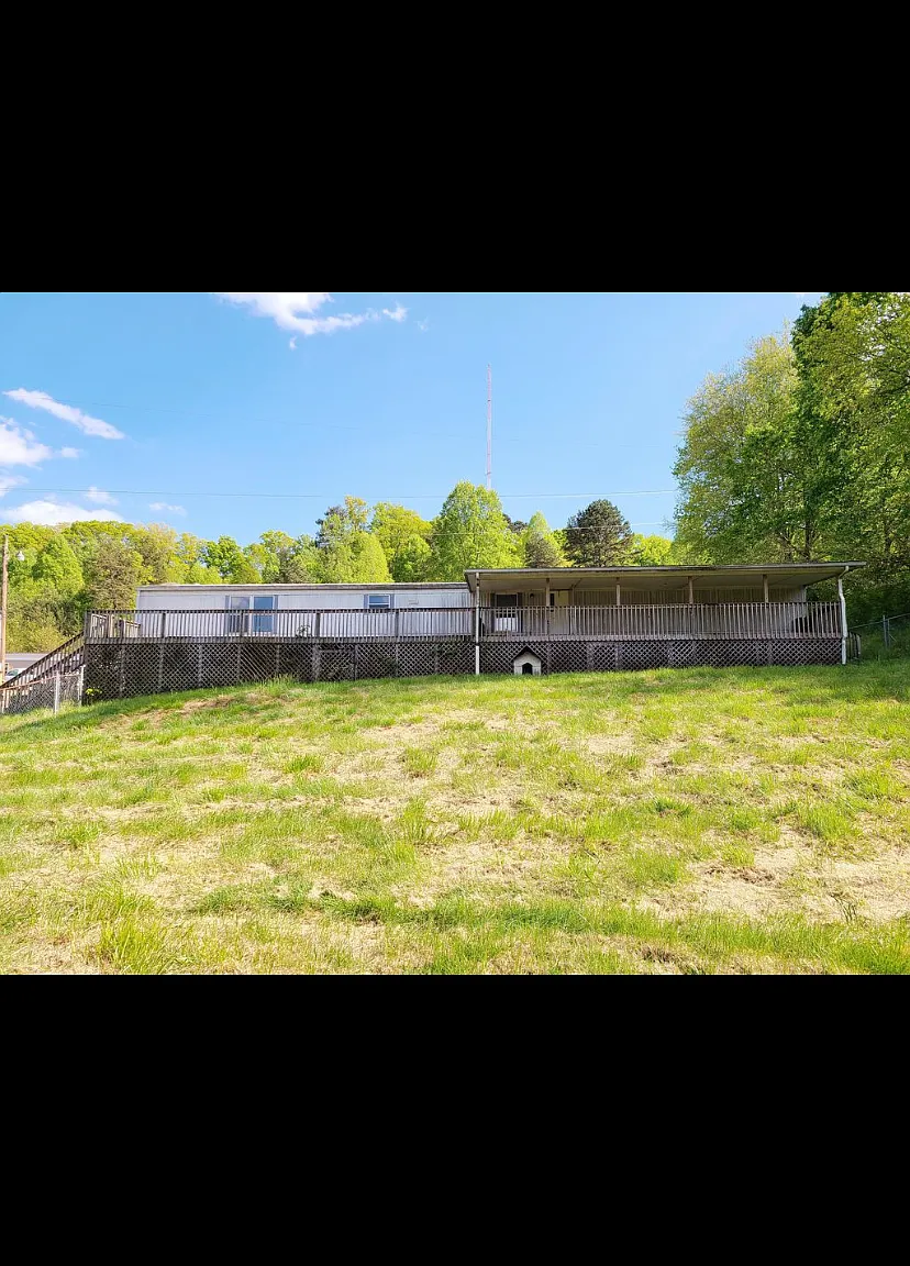 431 Foster Rd — Photo 2