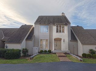 4910 Hunting Hills Cir, Roanoke, VA 24018