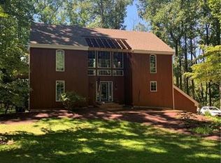 190 Pine Manor Dr, Hellertown, PA 18055