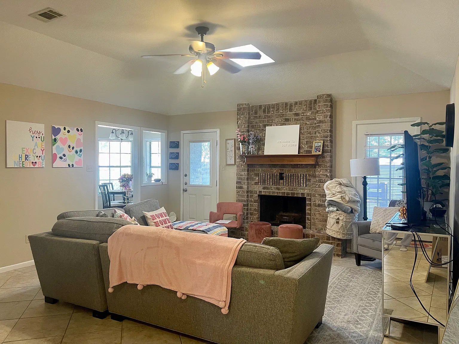 3 bed, 1451 sqft, $2,250 — Photo 2