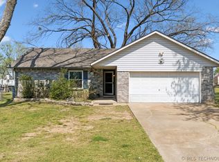 10277 E 2nd St, Claremore, OK 74019