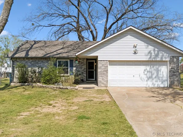 10277 E 2nd St, Claremore, OK 74019