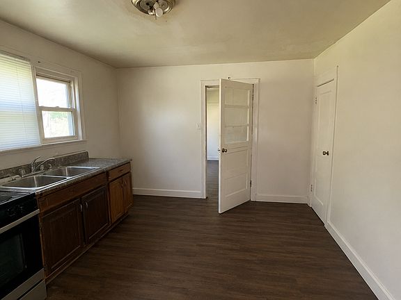 2nd image of 1263 W Green St
