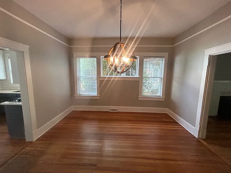 2827 Wilmot Ave — Photo 22