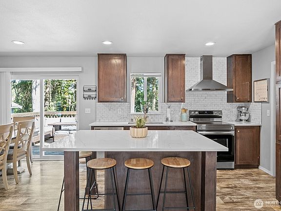 4th image of 4625 147th Avenue NE