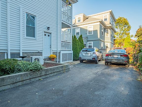 3rd image of 49 Hathorne St #B