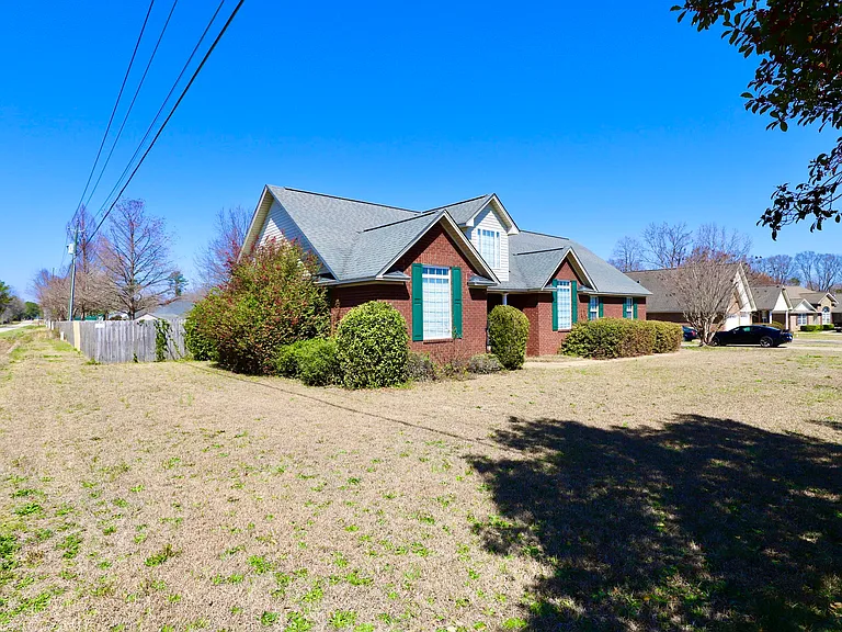 3245 Arborwood Dr — Photo 2