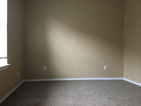 5th image of 1908 Willow Vale Dr
