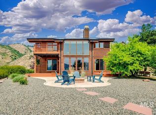 77 Golden Eagle Dr, Boise, ID 83716