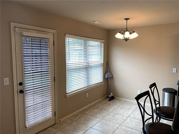 2nd image of 1012 Kensington Dr
