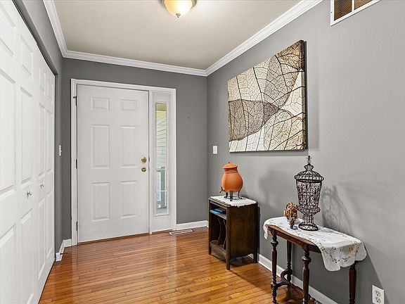 5th image of 1407 E Wilson St