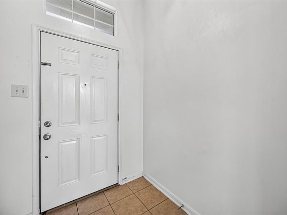 4th image of 12807 Canyon Echo Dr